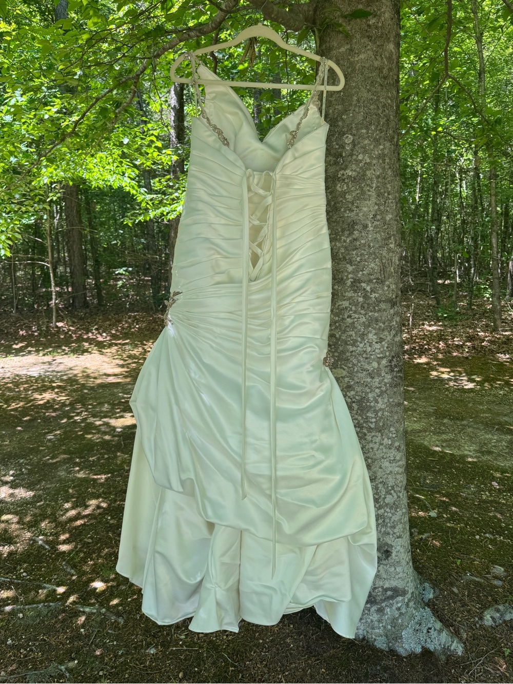 VTG 2006 Sottero and Midgley Embellished Ivory Ruched Wedding Gown - Picture 8 of 17